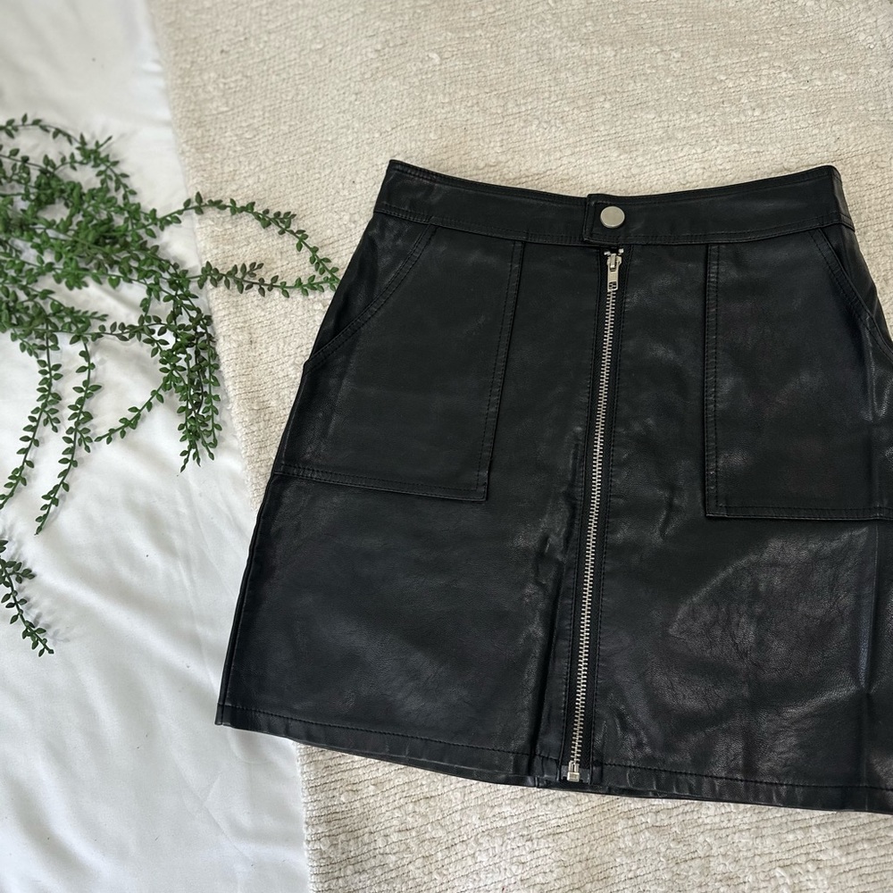leather skirt
